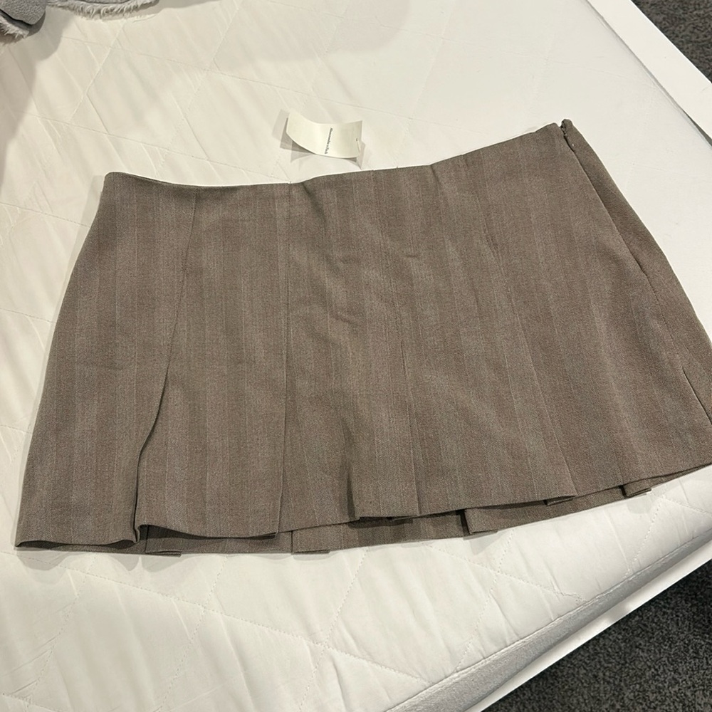 Brown pleaded skirt